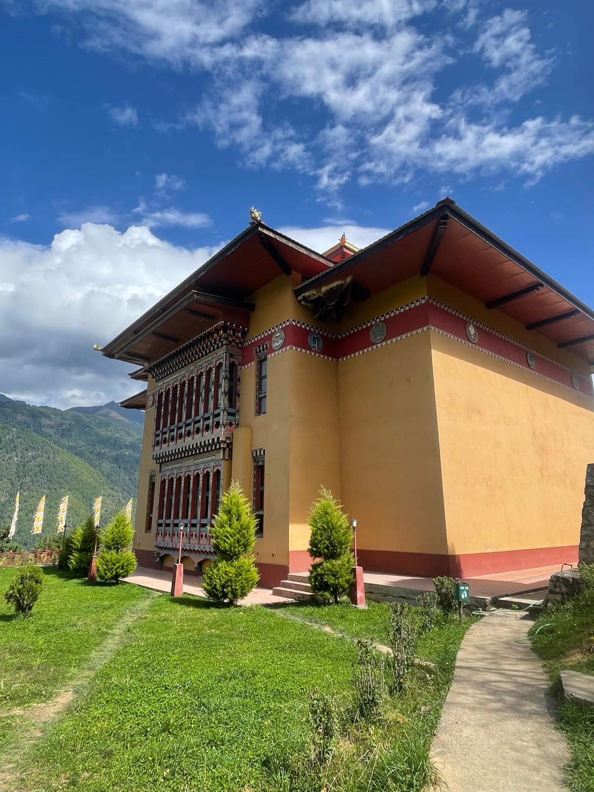 Taklung Monastery exterior view